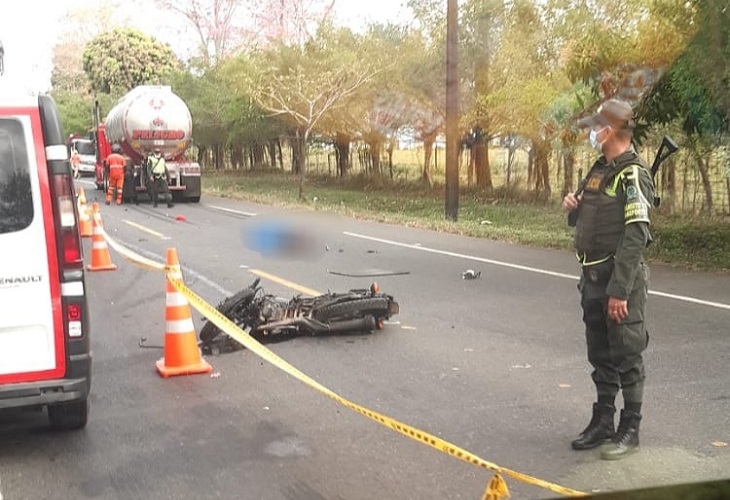 Motociclista murió tras chocar con camión en Matecaña, vía Buenavista - La Apartada