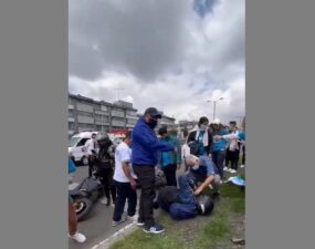Motociclista se estrella tras gritarle a Peñalosa “¡Petro presidente!”