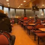 Ola gigante rompe vidrios y se mete a un ferry en Hamburgo