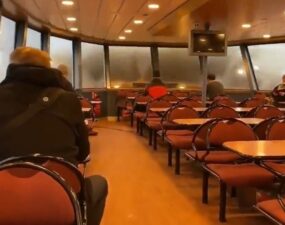 Ola gigante rompe vidrios y se mete a un ferry en Hamburgo