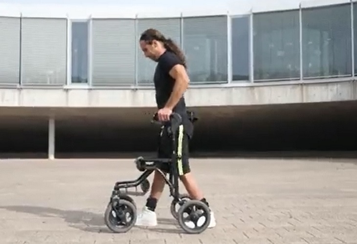3 pacientes con paraplejía caminan con implantes de electrodos