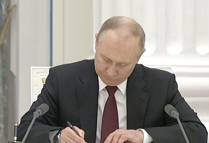 Putin reconoce independencia de dos regiones separatistas de Ucrania