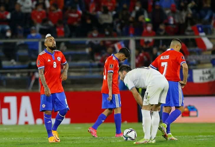 0-2. Uruguay entierra en San Carlos de Apoquindo a la 'generación dorada' del fútbol en Chile