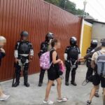 Agentes hallan a 150 migrantes en hotel cercano a frontera México-Guatemala