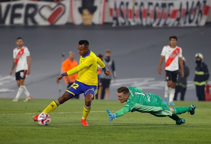 Con un gol de Sebastián Villa, Boca se impuso ante River en el Superclásico
