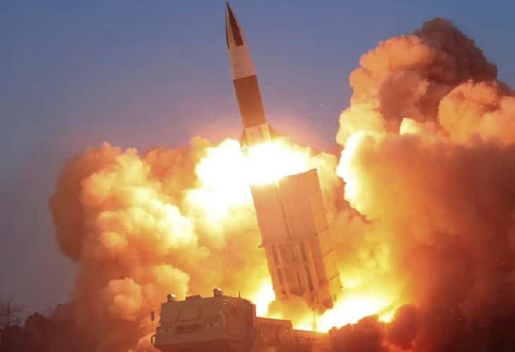 Corea del Norte lanza un misil balístico al mar de Japón