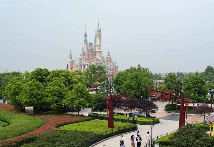 Disneyland Shanghái cierra temporalmente por los rebrotes de la covid