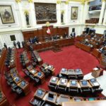 El Congreso aprueba debatir la moción de destitución del presidente peruano