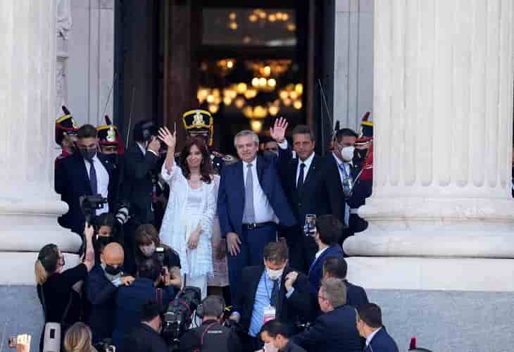 El presidente argentino pide unidad en el oficialismo, dividido por el FMI
