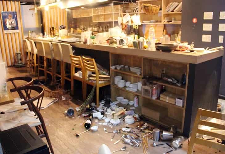 Japón eleva a dos muertos y a 92 heridos por el terremoto de magnitud 7,4