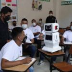 Jovam, un robot entre rejas para educar a los reos de Perú