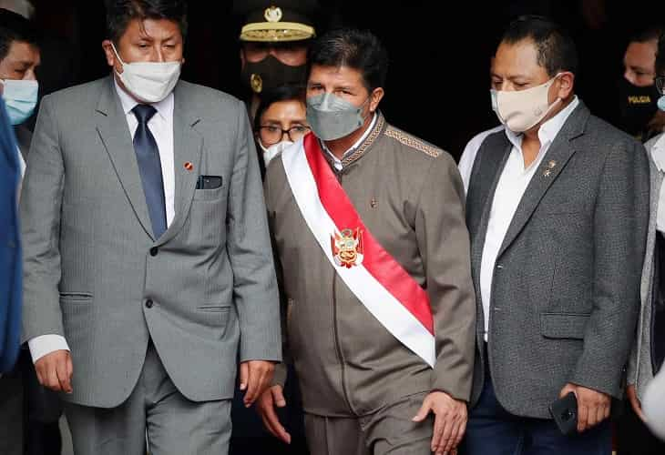 Justicia peruana dicta impedimento de salida del país a sobrinos de Castillo