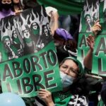 La ola verde del aborto arrasa en Latinoamérica mientras retrocede en EE.UU.