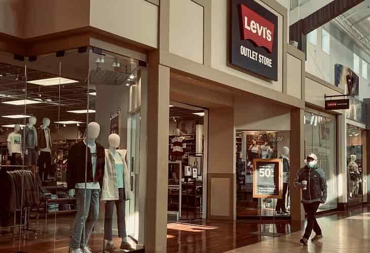 Levi Strauss se suma a las marcas de moda que suspenden ventas en Rusia