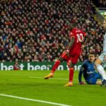 Liverpool acecha al City