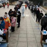 Los casos globales de covid-19 vuelven a subir debido al repunte en Asia