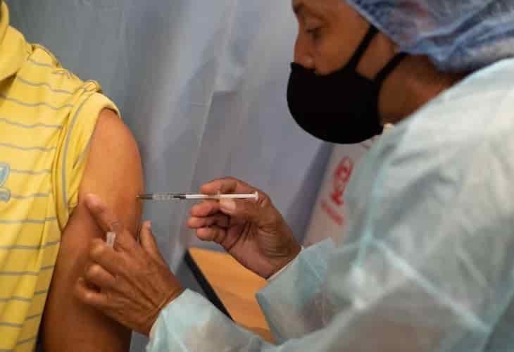 Medicos venezolanos consideran inadecuada vacunación anticovid cada 4 meses