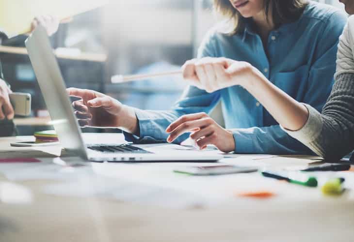 Más de la mitad de los jóvenes considera cambiar de empleo el próximo año
