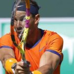 Nadal, baja seis semanas, hundido y triste por la fisura de costilla