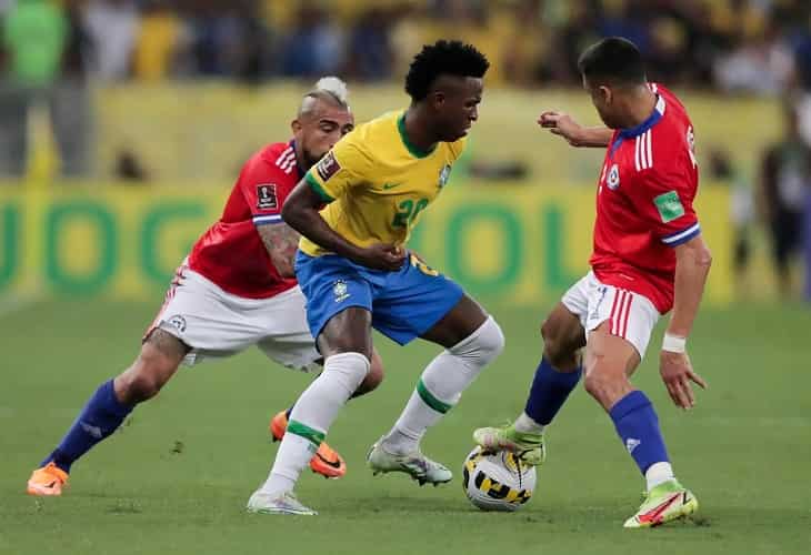 Neymar se redime, Vinicius marca y Brasil deja a Chile en el abismo