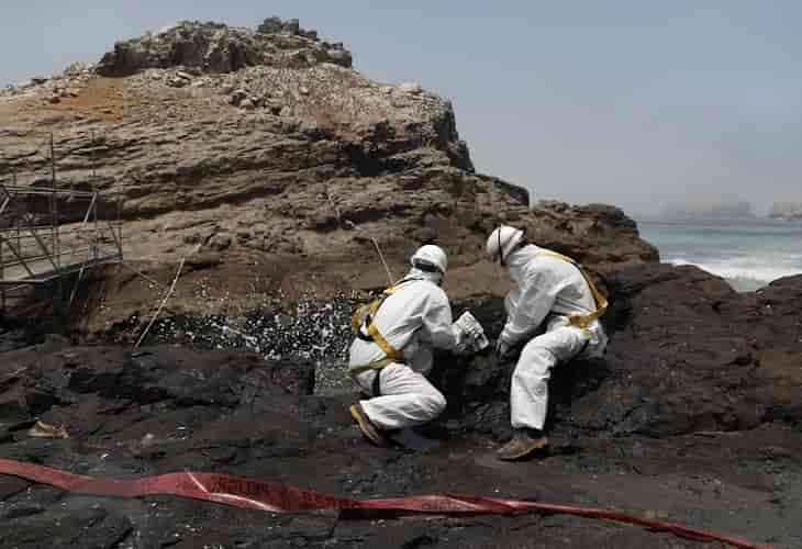 Repsol reporta la limpieza del 94 % en el mar y el litoral de Perú, tras el derrame