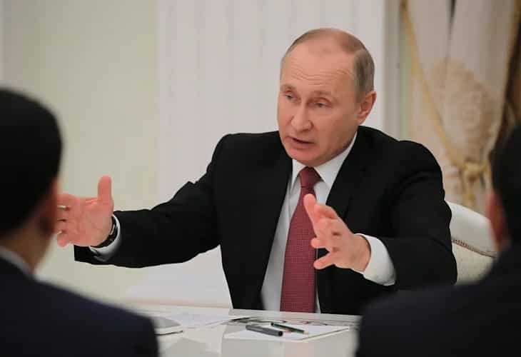 Rusia asegura que la campaña militar no pretende cambiar el Gobierno de Kiev - Vladimir Putin