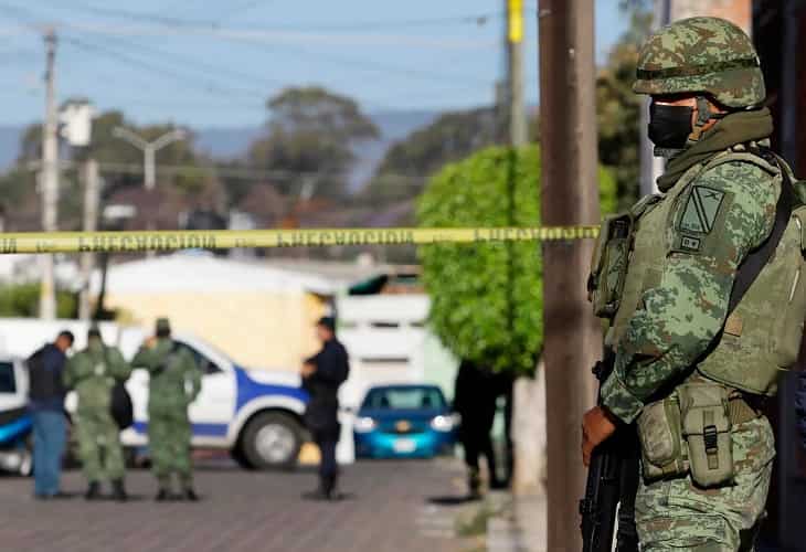 Sube a 10 cifra de muertos en un choque entre sicarios en el centro de México