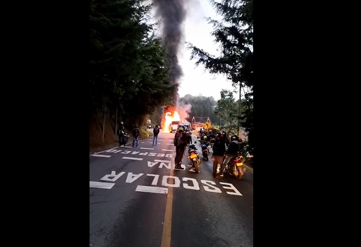 Motociclista murió tras chocar con un bus de Sonar en vía Don Diego-La Ceja