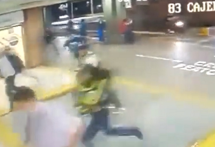 En la Terminal de Cali intentaron agredir a hinchas del Independiente Medellín