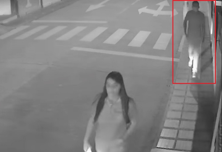 Captan a 'depravado' que siguió a mujer para tocarle los glúteos, en Amalfi