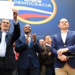 Fajardo inscribió su candidatura presidencial el 23 de marzo