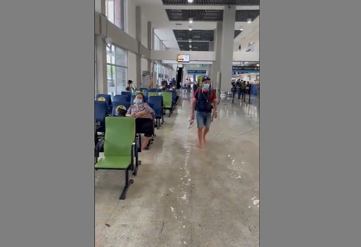 El Aeropuerto Los Garzones de Montería se inundó tras copioso aguacero