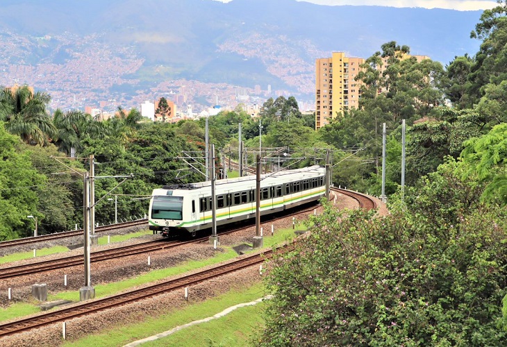 Metro de Medellín anuncia que ya superó emergencia por persona en la vía