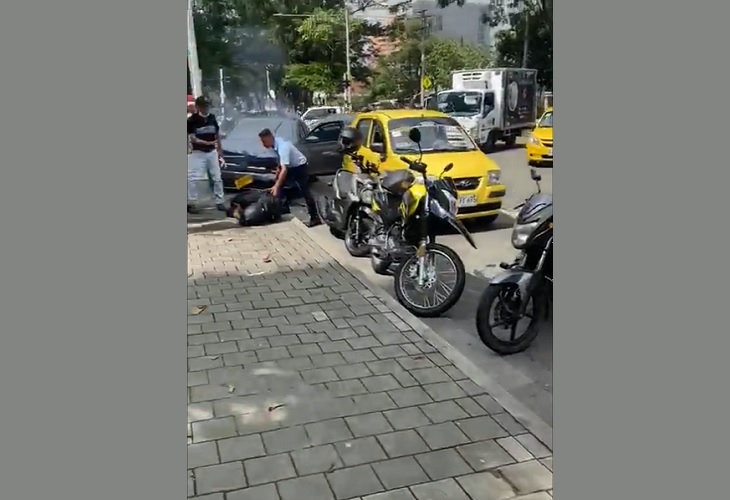 Accidente múltiple en la avenida El Poblado deja un motociclista herido