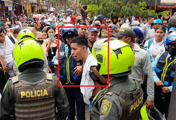 Motociclista que le pegó a guarda de tránsito fue detenido en Bello