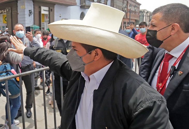 Congreso de Perú realiza debate de moción de destitución contra Pedro Castillo