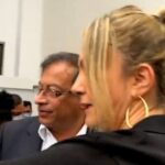 Viralizan video de Petro en el que no deja que Francia pase primero