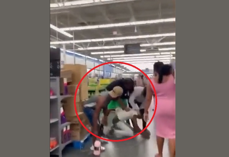 salvan a mujer de un intento de violación en un Walmart de Miami