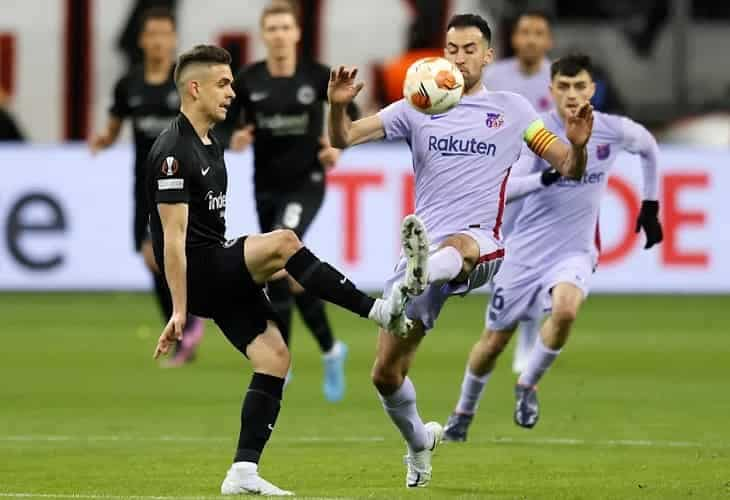 1-1. Ferrán da el empate al Barcelona ante un intenso Eintracht