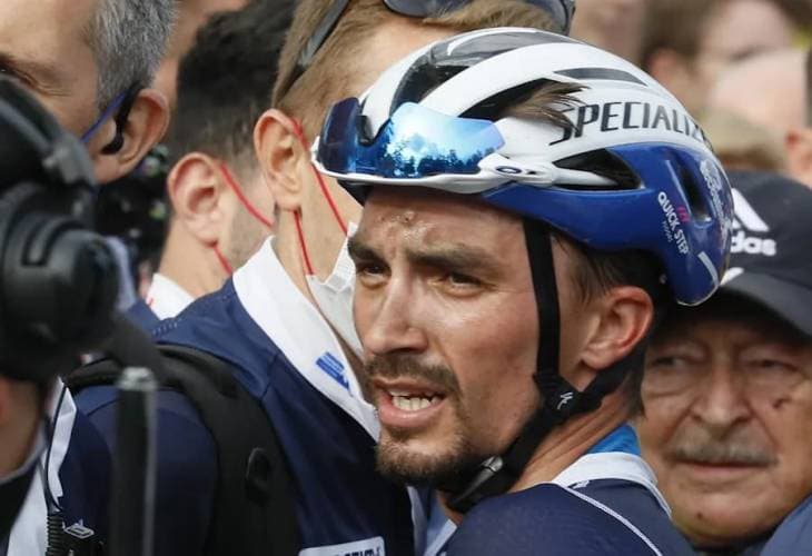 Alaphilippe se encuentra estable tras varias fracturas y un hemoneumotórax