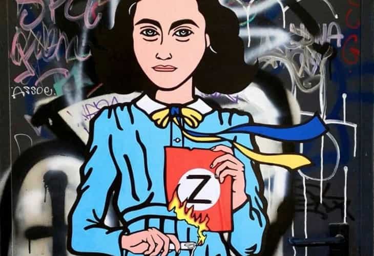Ana Frank - Mural quemando z de Putin