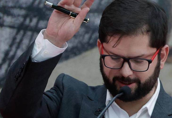 Boric presentará acciones legales contra hombre que le lanzó una piedra