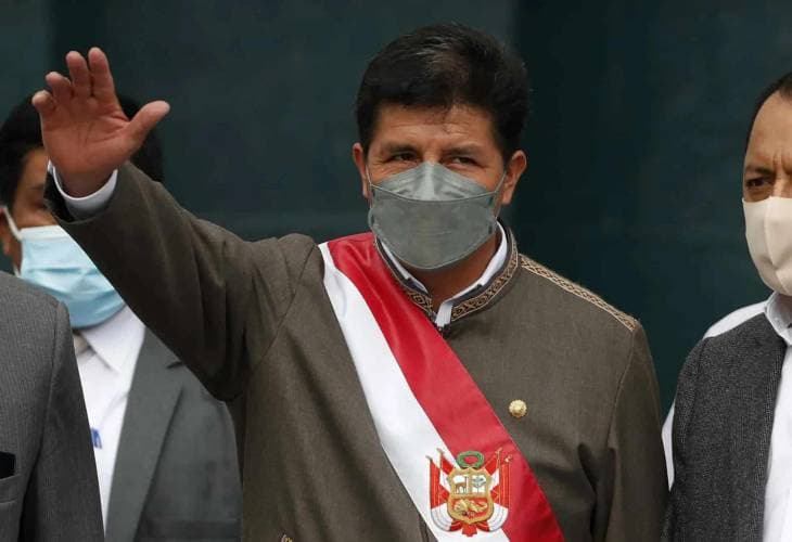 Gobierno de Castillo promete preguntar a los peruanos si quieren una nueva constitución - la mina Las Bambas