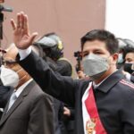 Castillo se despliega en Perú para apaciguar la crisis política