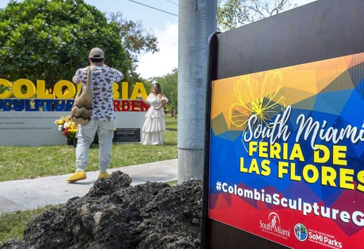 Colombia llena de flores, música, arte y cultura un parque de South Miami
