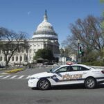 Declarado culpable un expolicía por participar en el asalto del Capitolio de EE.UU.