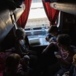 Denuncian que el ejército ruso sacó por la fuerza a 150 niños de Mariúpol