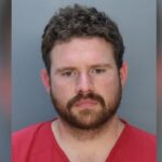 Detienen a un policía de Miami por posesión de pornografía infantil