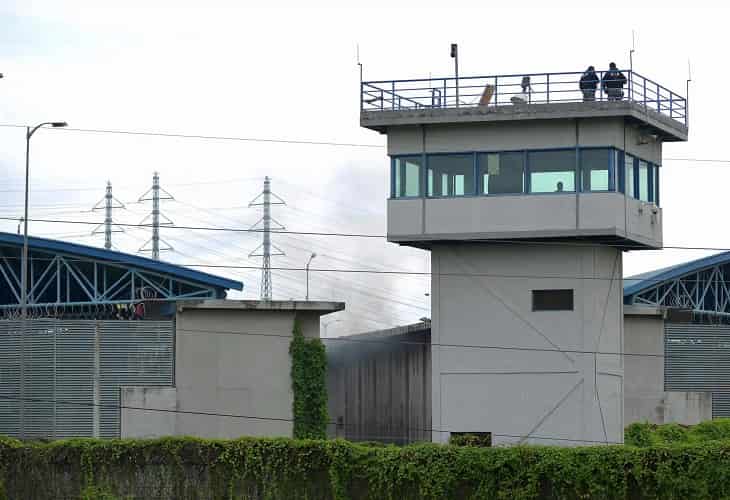 Ecuador abre convocatoria para 1.400 agentes de seguridad penitenciaria