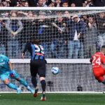 El Nápoles impone su efectividad en Bérgamo y presiona al Milan